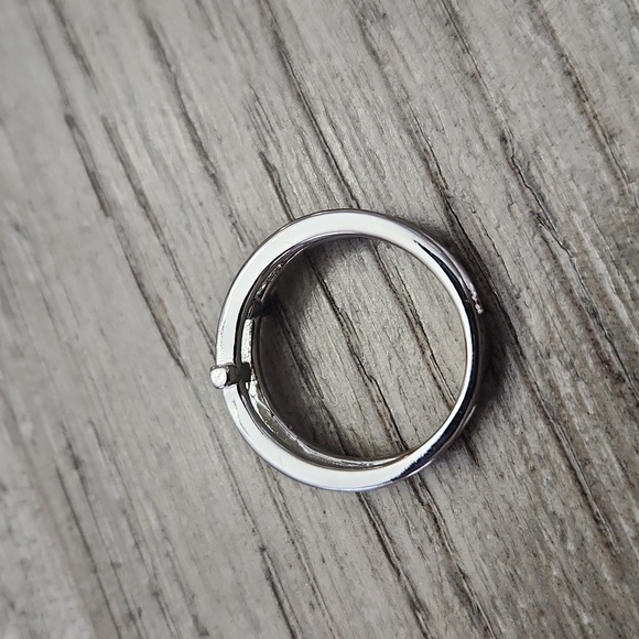 NWT CROSSES SILVER PLATED ZIRCON RING - Picture 5 of 6